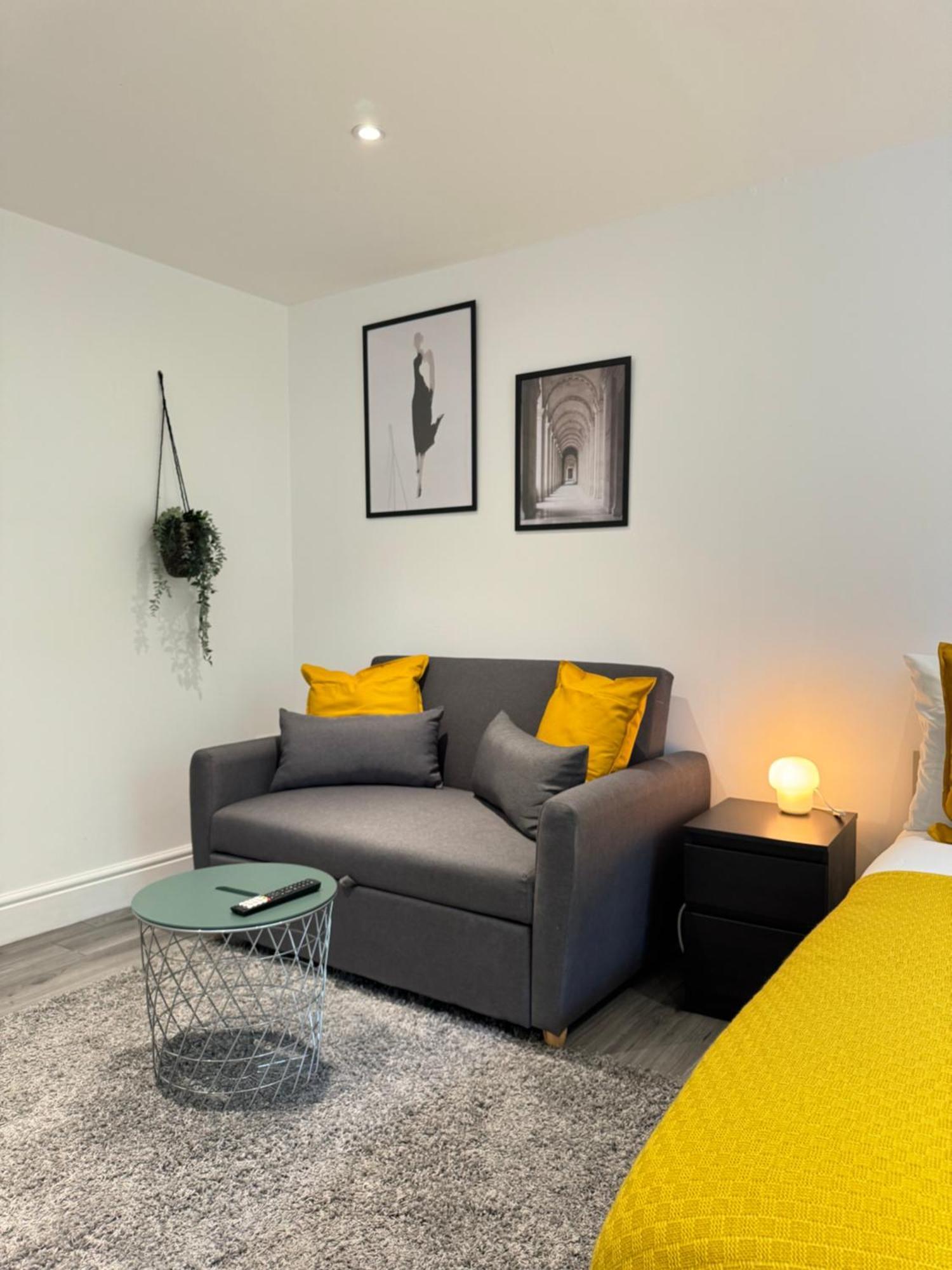 En-Suite Bedroom For Up To 4! Sofa Bed - Near Stratford London Exterior foto