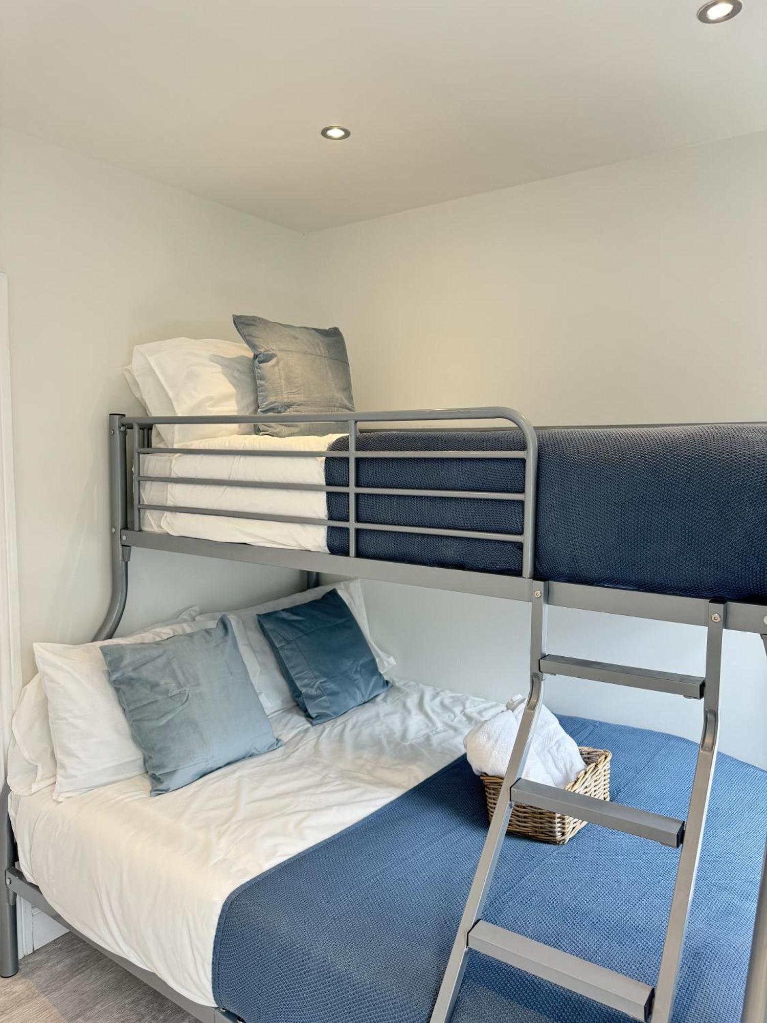 En-Suite Bedroom For Up To 4! Sofa Bed - Near Stratford London Exterior foto