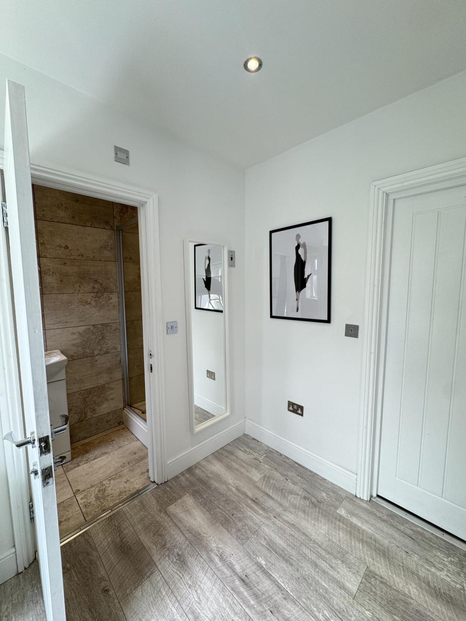 En-Suite Bedroom For Up To 4! Sofa Bed - Near Stratford London Exterior foto
