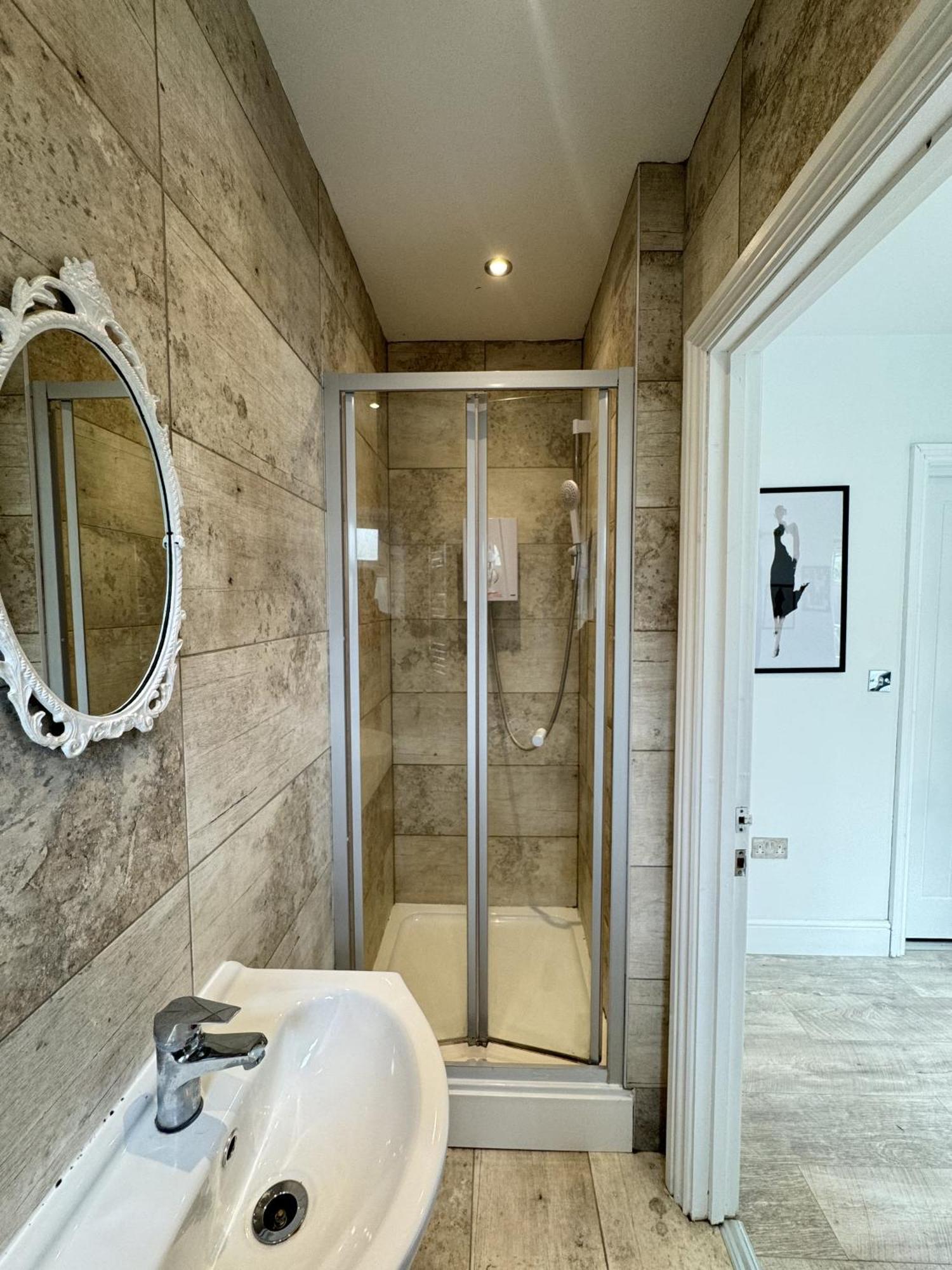 En-Suite Bedroom For Up To 4! Sofa Bed - Near Stratford London Exterior foto