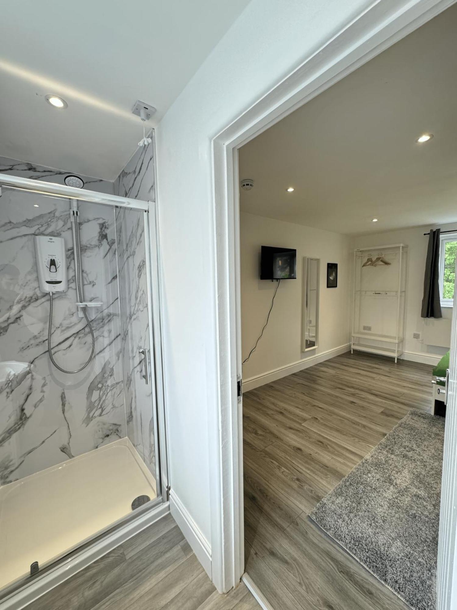 En-Suite Bedroom For Up To 4! Sofa Bed - Near Stratford London Exterior foto
