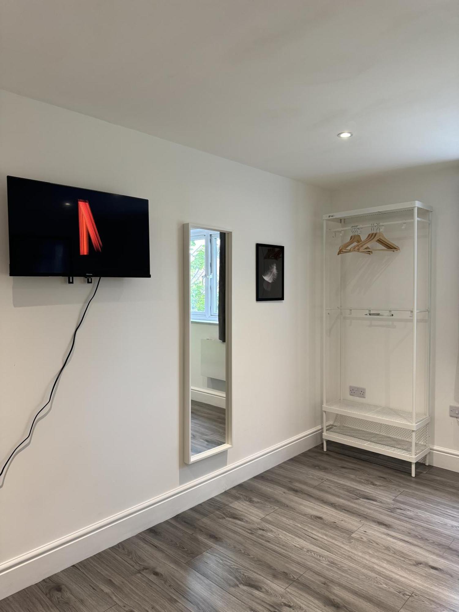 En-Suite Bedroom For Up To 4! Sofa Bed - Near Stratford London Exterior foto