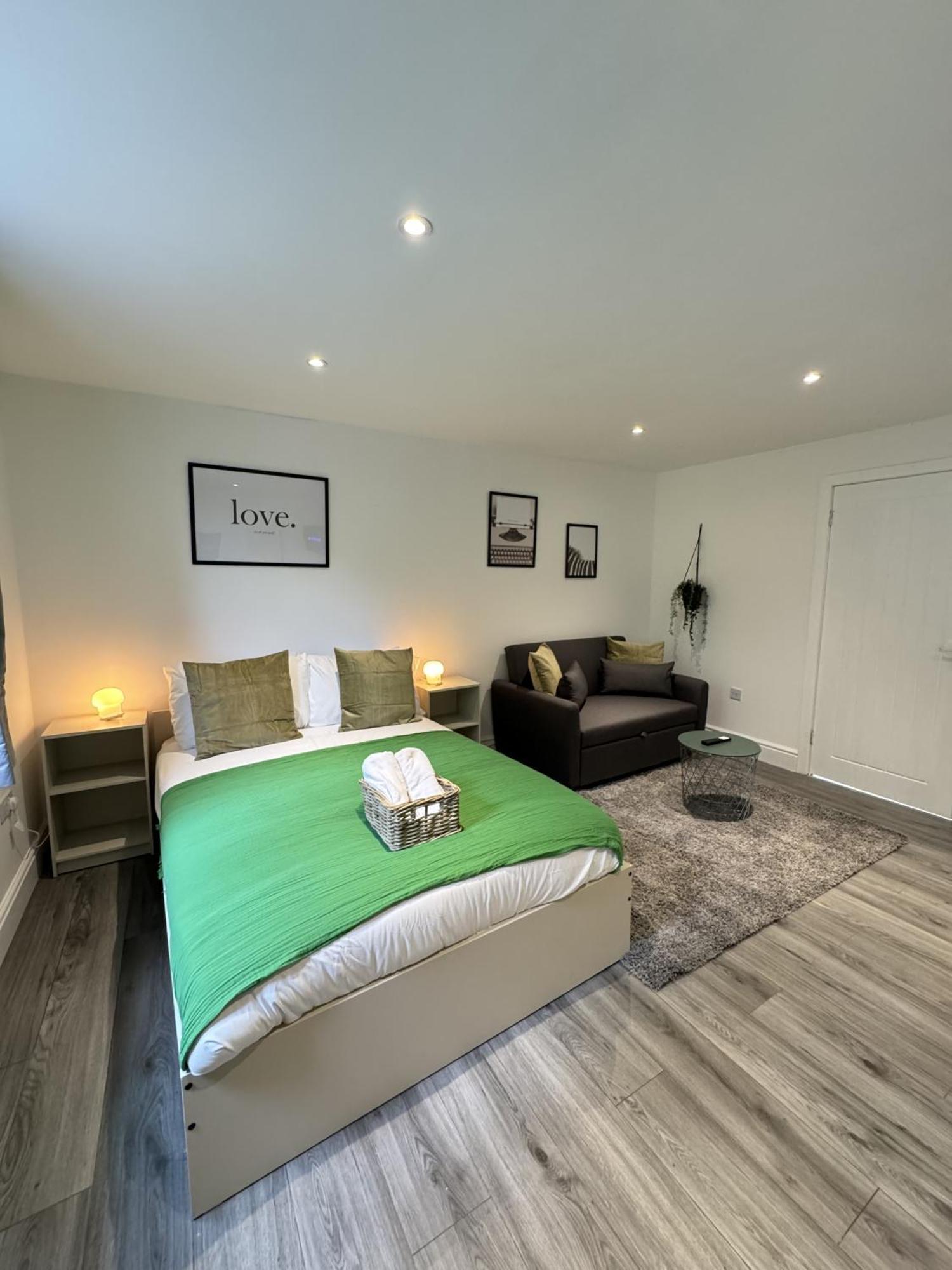 En-Suite Bedroom For Up To 4! Sofa Bed - Near Stratford London Exterior foto