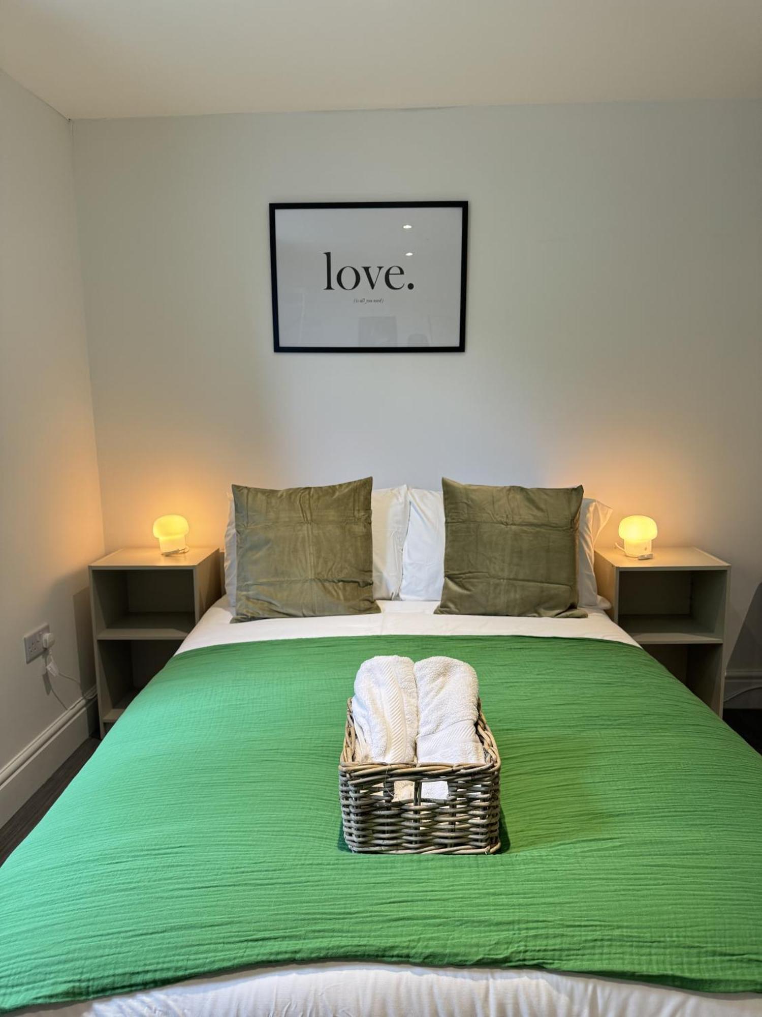 En-Suite Bedroom For Up To 4! Sofa Bed - Near Stratford London Exterior foto