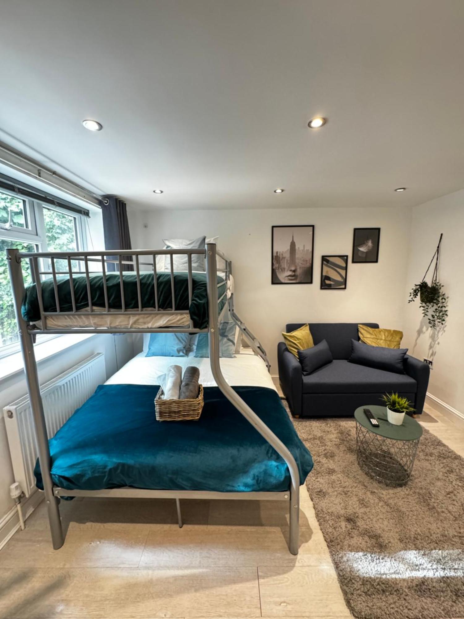 En-Suite Bedroom For Up To 4! Sofa Bed - Near Stratford London Exterior foto