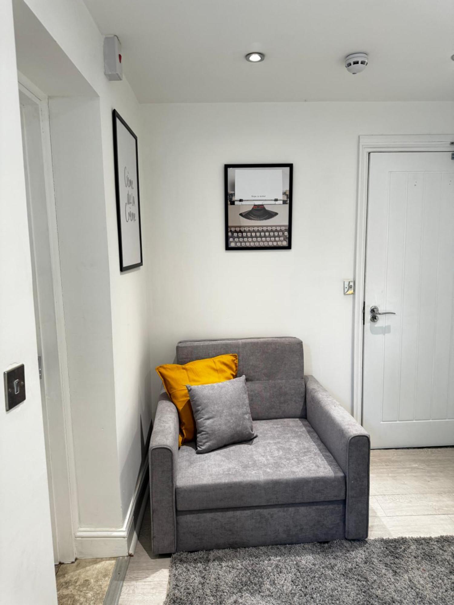 En-Suite Bedroom For Up To 4! Sofa Bed - Near Stratford London Exterior foto