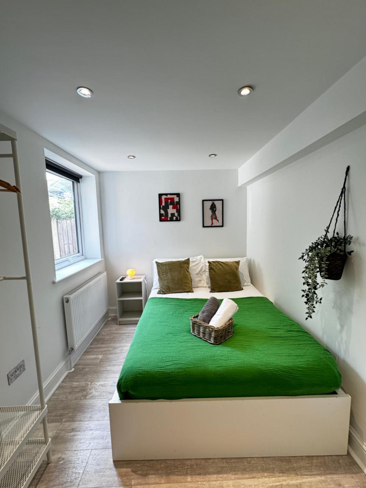 En-Suite Bedroom For Up To 4! Sofa Bed - Near Stratford London Exterior foto