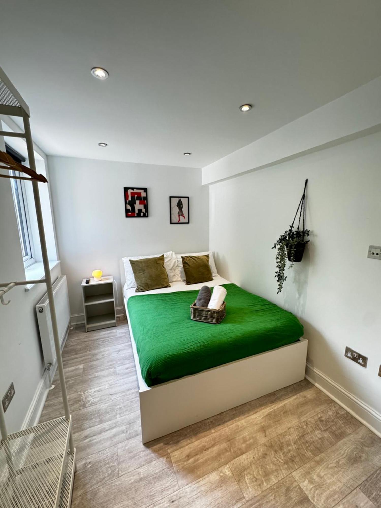 En-Suite Bedroom For Up To 4! Sofa Bed - Near Stratford London Exterior foto