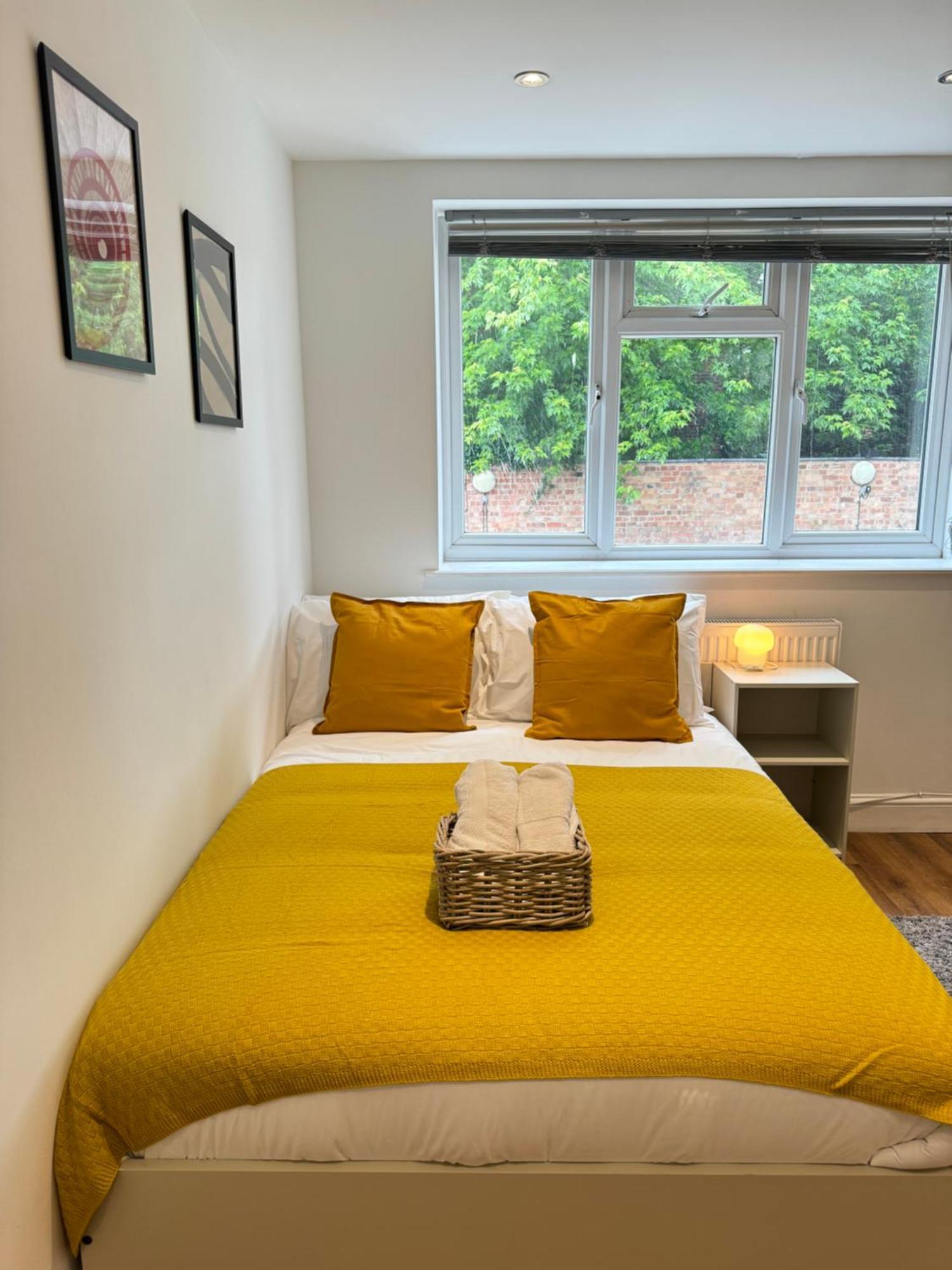 En-Suite Bedroom For Up To 4! Sofa Bed - Near Stratford London Exterior foto