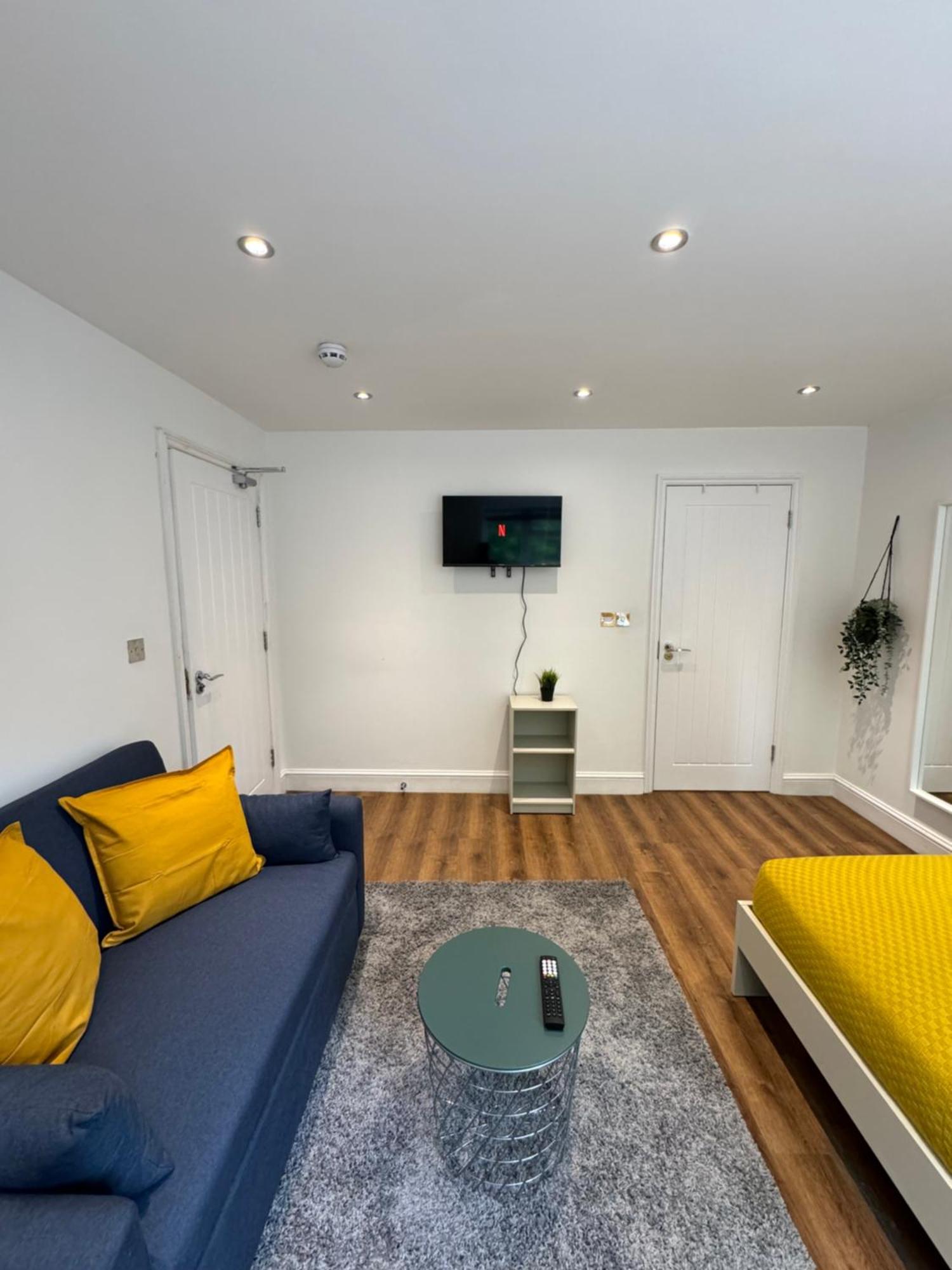 En-Suite Bedroom For Up To 4! Sofa Bed - Near Stratford London Exterior foto